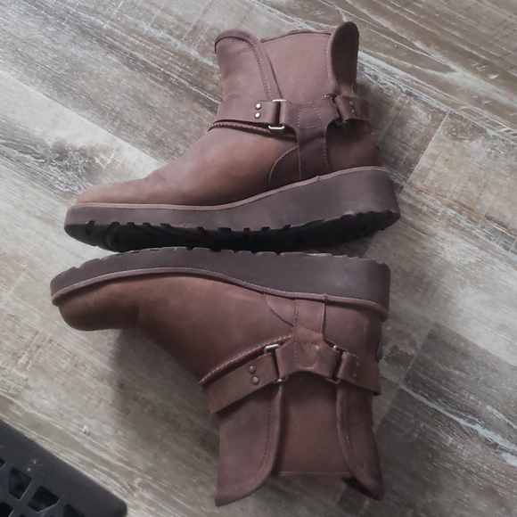 UGG Leather short boots - Picture 4 of 8